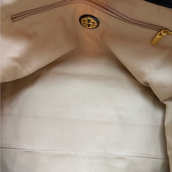 Tory Burch Black Patent Logo Tote - Picture 8 of 9